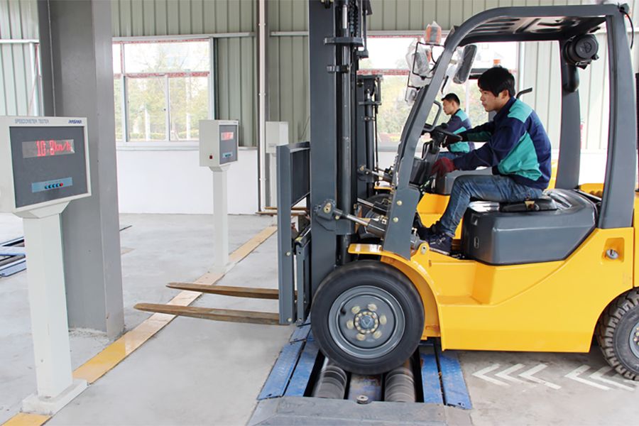 1500kg 1.5 1.5ton Fd25t 3t 3.5 Ton 5mt Gasoline Gas LPG Forklift with Nissan K25 Engine