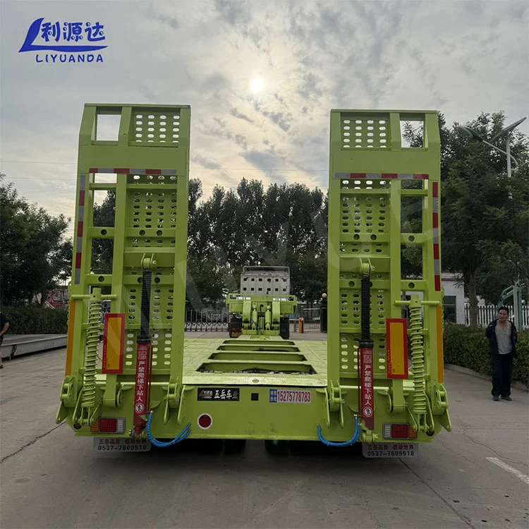 What Is a Low Flatbed Trailer Single Section Hydraulic Ladder and Why Does It Matter for Heavy Equipment Transport?