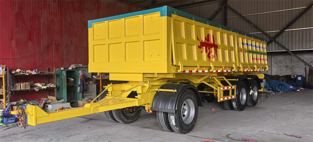 How Can a Full Trailer Be Customized for Different Boat Types?
