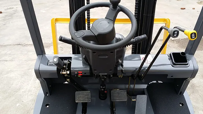 2ton Isuzu Engine Diesel Forklift (FD20)