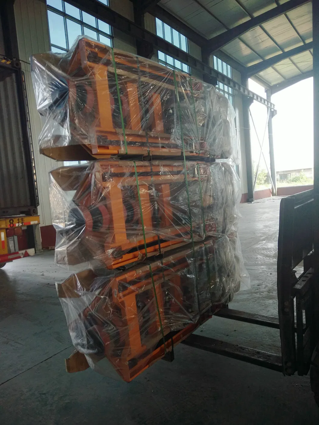 China Factory Produced 2 Ton or 3 Ton Hydraulic Hand Pallet Truck with Competitive Price