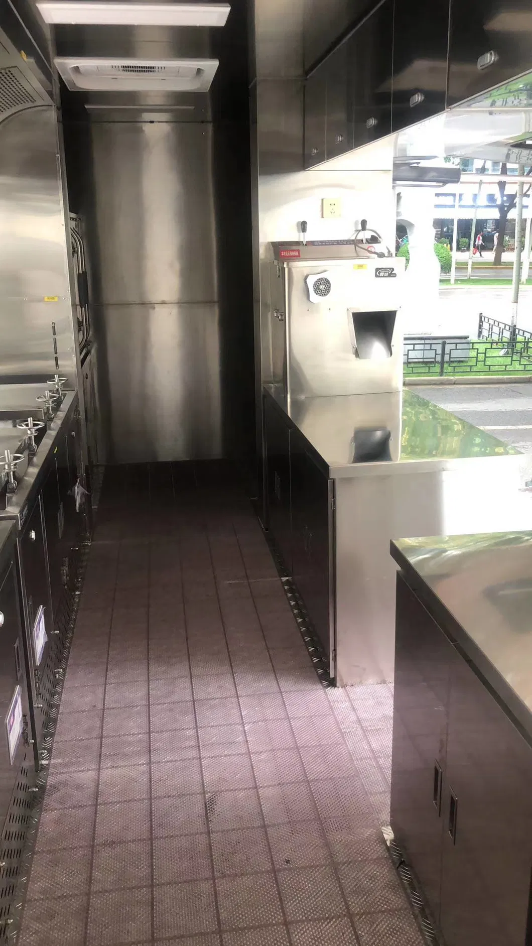 Cusomized Dongfeng Outdoor Police Mobile Kitchen Food Trucks