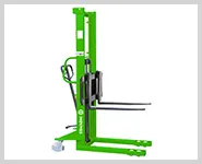 DC Motor CE Hydraulic Electric Stacker with 125*50mm Additional Wheels
