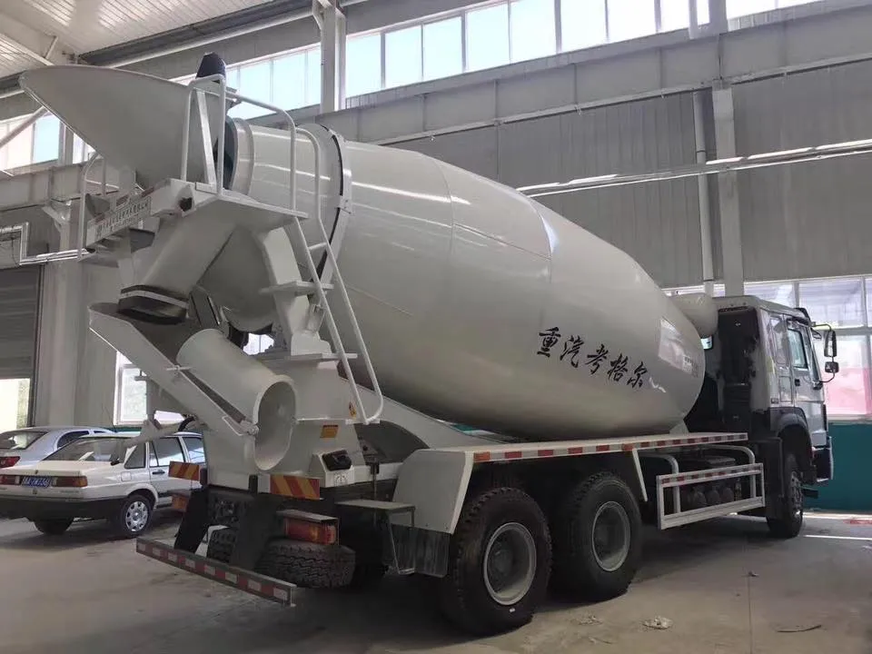 Diesel Engine 8X4 Sinotruk HOWO 16cbm 371HP Concrete Mixer Truck