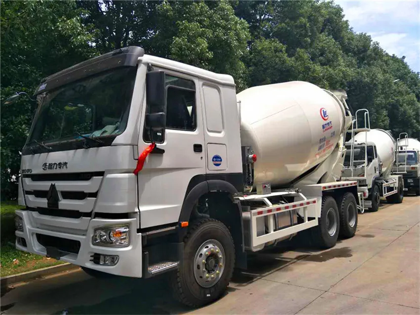 Diesel Engine 8X4 Sinotruk HOWO 16cbm 371HP Concrete Mixer Truck