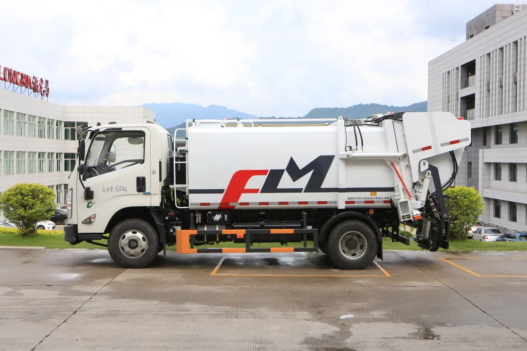 Fulongma Automated Rear Loader Arm 6500L Garbage Tank Truck