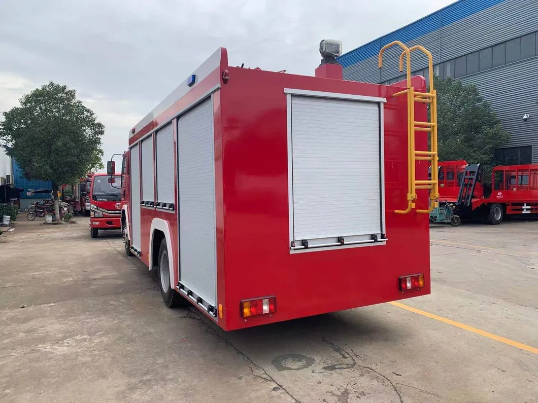 Sino Truck HOWO 5000L Water Tank with Foam Fire Rescue Truck for Africa Market
