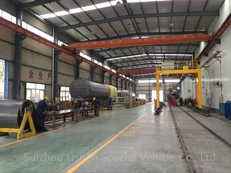 Tri-Axle 6 Tires 28000L Chemical Liquid Tank Semi Trailer