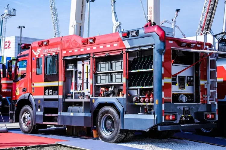 XCMG 8 Ton 4X2 Water Tank Fire Truck Sg80f2 China New Mobile Water Tank Rescue Fire Fighting Truck with HOWO Chassis Price